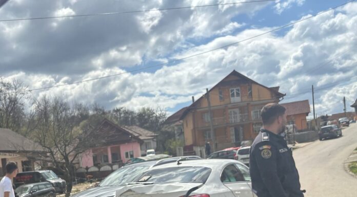 FOTO: Accident cu trei mașini la Scoarța
