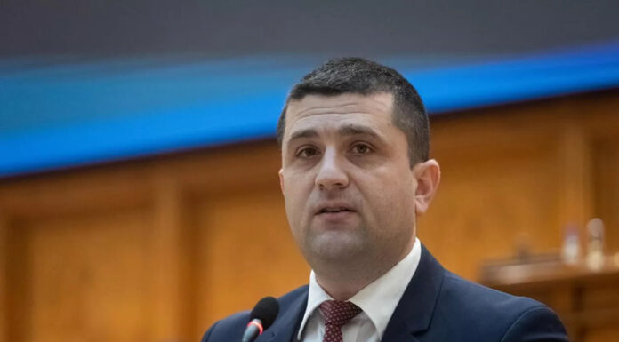 Două săptămâni durează eliminarea unei postări politice!