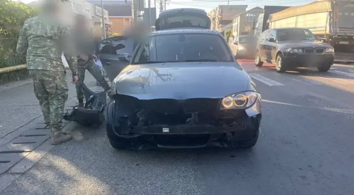 Accident în Filiași între un transportor blindat MApN și un autoturism