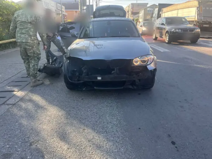 Accident în Filiași între un transportor blindat MApN și un autoturism