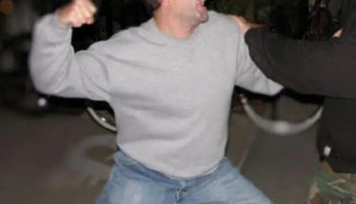 Tânăr bătut în discotecă! Un petrecăreț a ajuns în arest