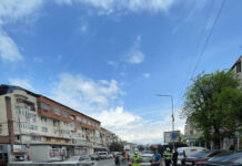 Sute de pietoni, prinși în timp ce traversau strada neregulamentar