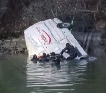 Microbuzul căzut în Dunăre, scos la suprafață