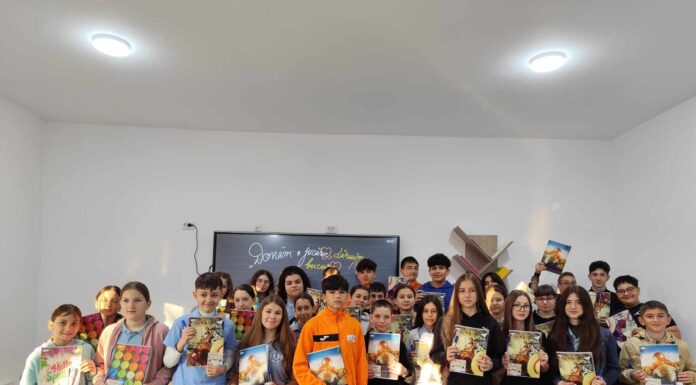 Elevii de la Câlnic au donat jucării pentru campania ”Gorjeanul”