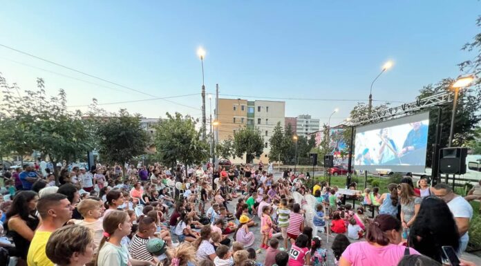 Filme și spectacole pentru copii în fiecare cartier din Târgu Jiu