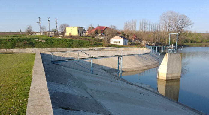 Lucrări la barajul de la Ișalnița