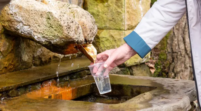 Izvorul Tămăduirii, obiceiuri