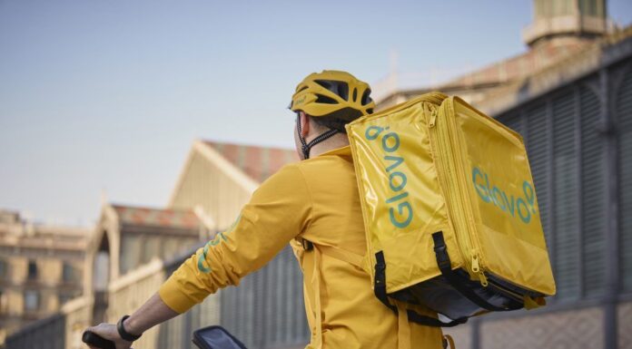 Controale antifraudă la livratorii de mâncare. Nereguli la o firmă din Târgu Jiu