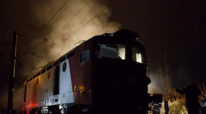 Locomotiva unui tren încărcat cu cereale a luat foc