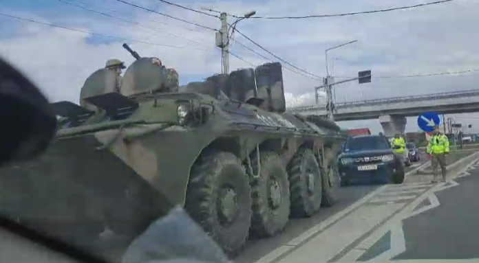 Un ”tanc” s-a împotmolit la Târgu Jiu – Foto, video