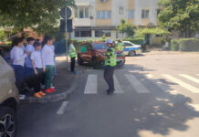 Patrulă școlară în Târgu-Jiu! Polițiștii și elevii au făcut echipă pentru a spori siguranța în drumul lor spre școală