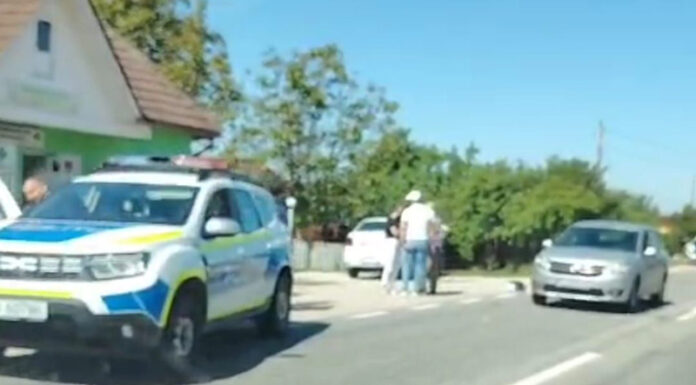 Femeie lovită de mașină, după ce a coborât dintr-un autobuz