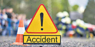 Pieton lovit de mașină, în parcare