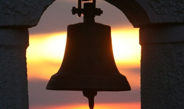 Clopotele bisericilor vor răsuna joi în cinstea eroilor neamului