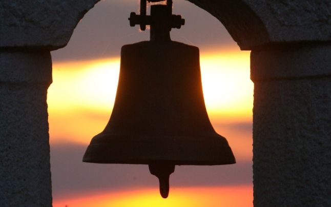 Clopotele bisericilor vor răsuna joi în cinstea eroilor neamului