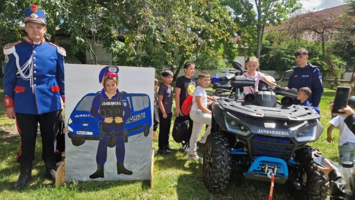 FOTO: Elevi din clasa pregătitoare, în vizită la Jandarmerie