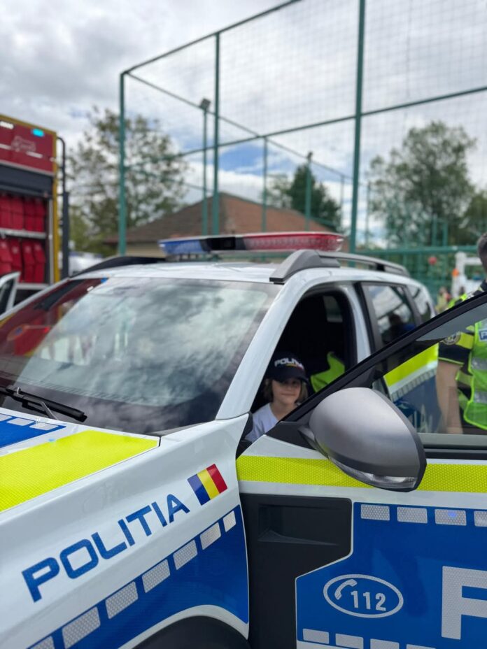 Ziua Copilului, sărbătorită în avans de Poliție, la Bumbești-Pițic