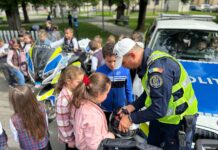 Etilometre, drugteste și aparatură radar, în curtea unei școli din Târgu-Jiu