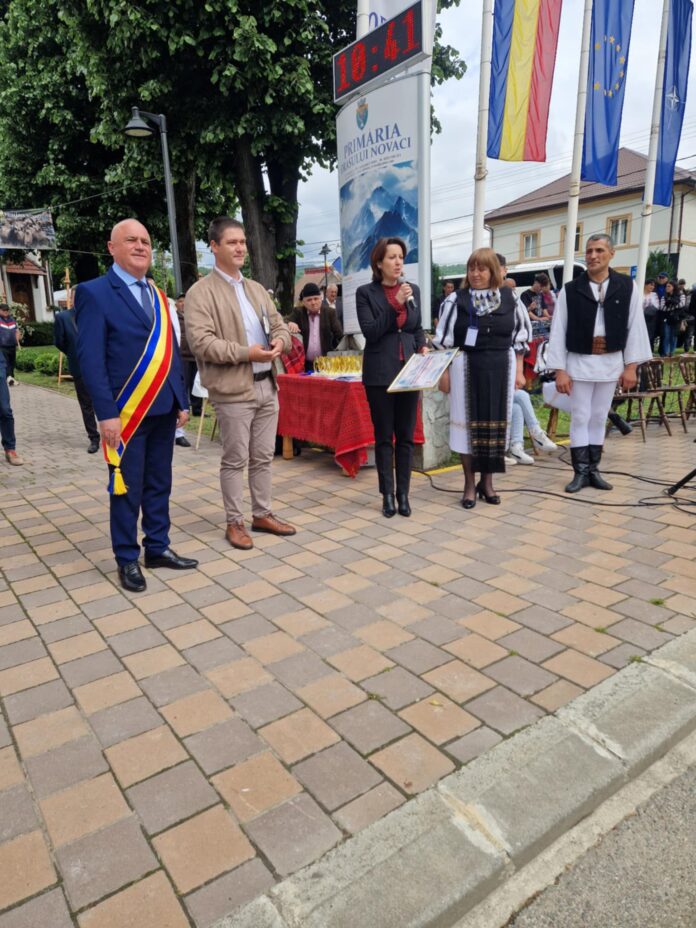 Ansamblul „Nedeia”, premiat de CJ Gorj