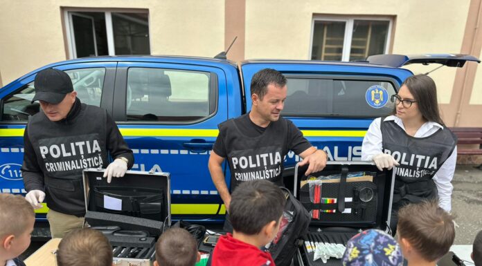 FOTO: Acțiune a Poliției în două școli din Târgu-Jiu
