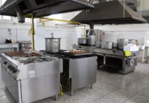 Zeci de candidați pentru două posturi la spital