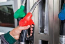 Șofer acuzat că a alimentat alte mașini, cu carburant de peste 10.000 lei, folosind cardul firmei la care este angajat