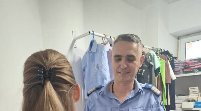 Gest de omenie făcut de o inspectoare a AJFP Gorj și un jandarm, după ce o femeie și-a uitat portofelul în magazinul Finanțelor
