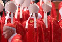 Conclavul pentru desemnarea următorului Papă începe mâine