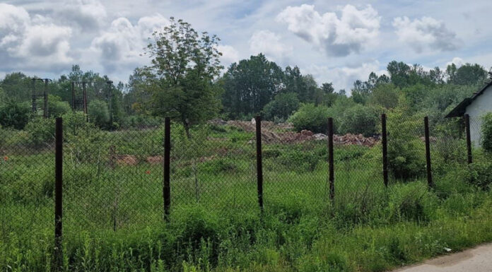 Miroase urât la Târgu Cărbunești! Focar de infecție mascat ca pășune, transformat în șantier de lux