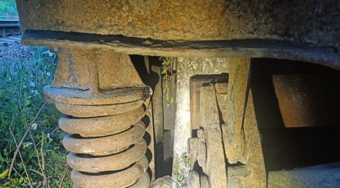 Un tren care transporta ciment la Bârsești a deraiat