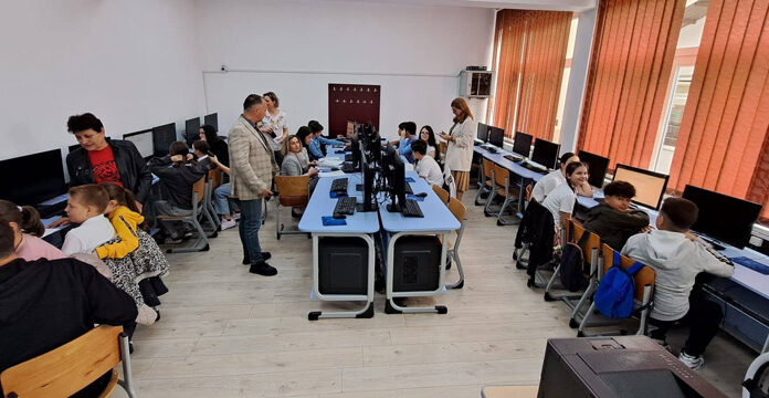 Cinci echipe de elevi din Gorj, în etapa națională a concursului Euro Quiz 2025