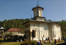 Profesorii de religie din Gorj se reunesc la Mânăstirea Târgu Logrești