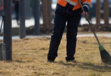 A strâns 41.000 de lei în amenzi. Instanța l-a trimis la muncă!