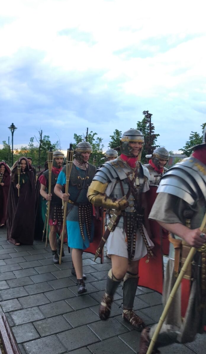 Parada cu torțe de la Rhabon Fest, diseară, în Parcul Narciselor