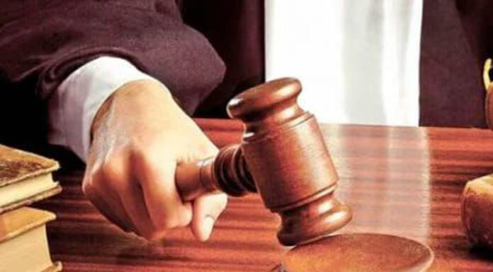 Condamnată la închisoare după ce și-a înjunghiat concubinul