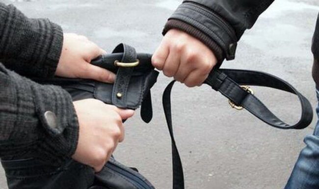 Reținuți pentru tâlhărie calificată