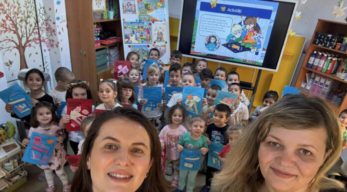 Acțiune inedită: Preșcolarii de la o grădiniță din Târgu-Jiu s-au familiarizat cu viața de elev, prin video-call