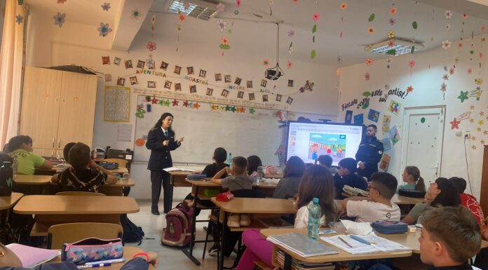 Polițiști de penitenciare, alături de elevii din Târgu Jiu pentru prevenirea violenței școlare