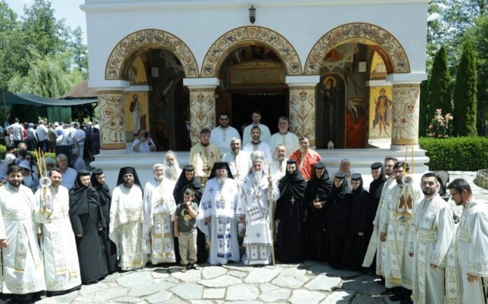 Sfântă Liturghie Arhierească la Hramul Mănăstirii «Icoana», din Comuna Crasna, Protopopiatul Târgu-Cărbuneşti – ,,Să înţelegem că Sf. Ioan Botezătorul a venit pe lume, nu din poftă trupească, ci, pentru că Zaharia şi Elisabeta s-au pregătit prin rugăciune înaintea Lui Dumnezeu”!