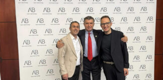 O nouă generație de stomatologi, specializați de un faimos gorjean în Implantologie Orală