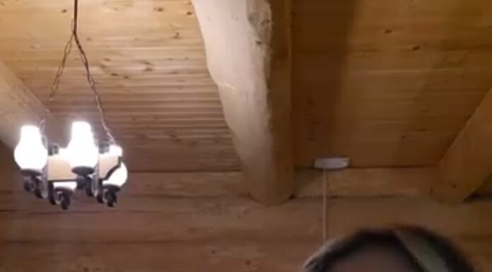 VIDEO: Lora, nașă în Gorj pentru cumnata ei