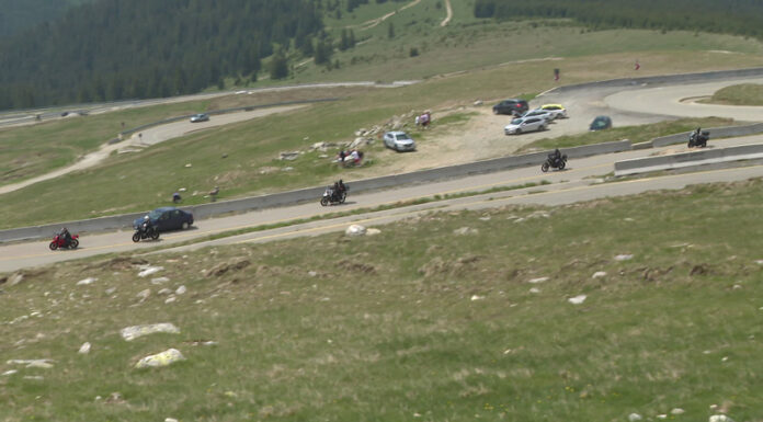 Mii de turiști pe Transalpina, după redeschidere!