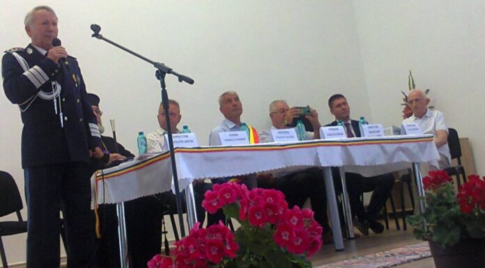 La Căminul cultural din Comuna Urdari, Gorj, în cadrul unei manifestări culturale, au fost lansate două cărţi ale Domnului General-locotenent (r) dr. Grigore STAMATE(II) – ,,Am vrut ca tineretul nostru să aibă nişte repere şi am convingerea că autorităţile vor permite acestui neam, ca să se dezvolte în continuare în vatra strămoşească”!