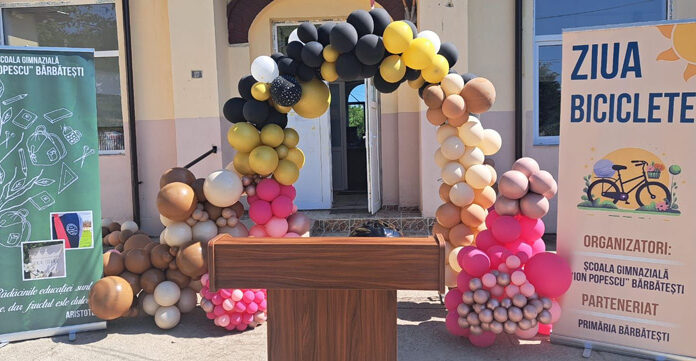 Ziua biciclistului, sărbătorită de polițiști la Școala Gimnazială Bărbătești