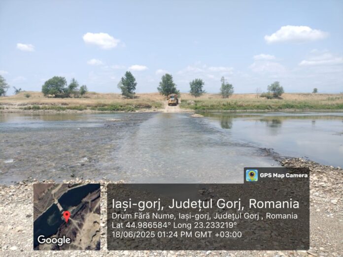 Transport ilegal de agregate prin albia Jiului