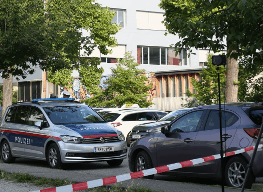 Doi elevi români, printre răniții în atacul dintr-o școală austriacă