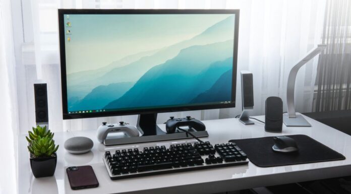 Elevi din Gorj, sprijiniți pentru achiziționarea unui calculator