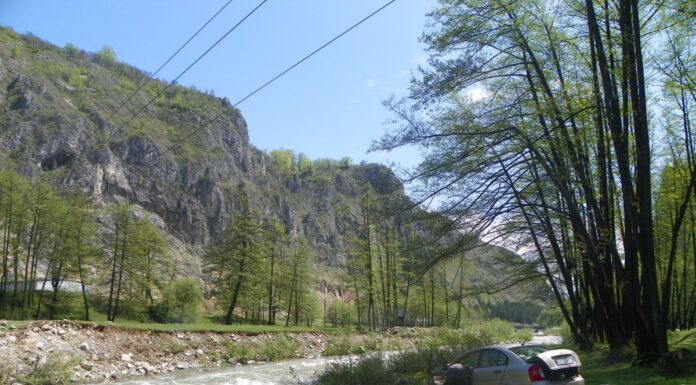 Drumuri prin Ţara Jiului de Sus – Complexul carstic Cheile Galbenului – Peştera Muierilor, un obiectiv de excepţie pe plaiul gorjean