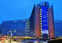 Comisia Europeană decide azi dacă taie banii pentru România