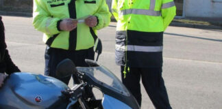 Minor prins conducând, pe drumurile publice, o motocicletă furată și neînmatriculată